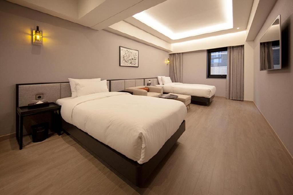 Hound Hotel Yeonsan Busan Buitenkant foto