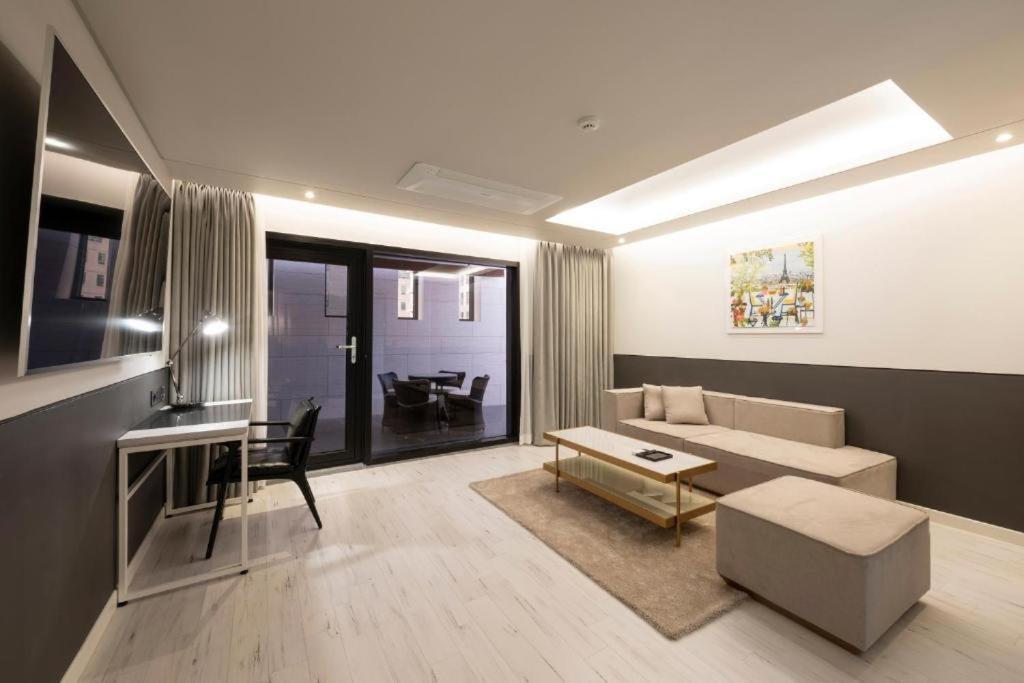 Hound Hotel Yeonsan Busan Buitenkant foto