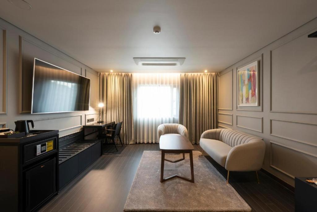 Hound Hotel Yeonsan Busan Buitenkant foto