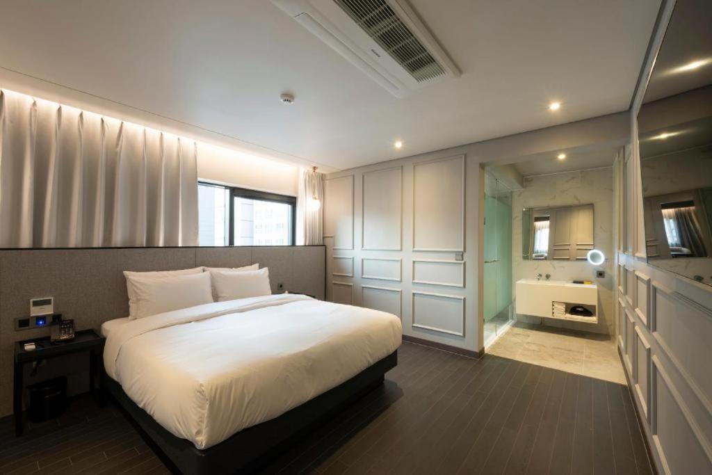 Hound Hotel Yeonsan Busan Buitenkant foto