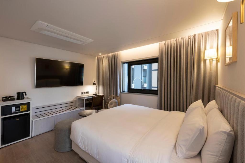 Hound Hotel Yeonsan Busan Buitenkant foto