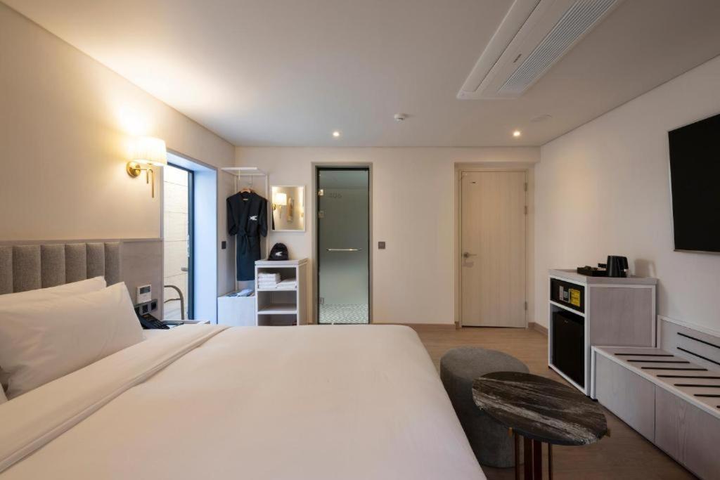 Hound Hotel Yeonsan Busan Buitenkant foto