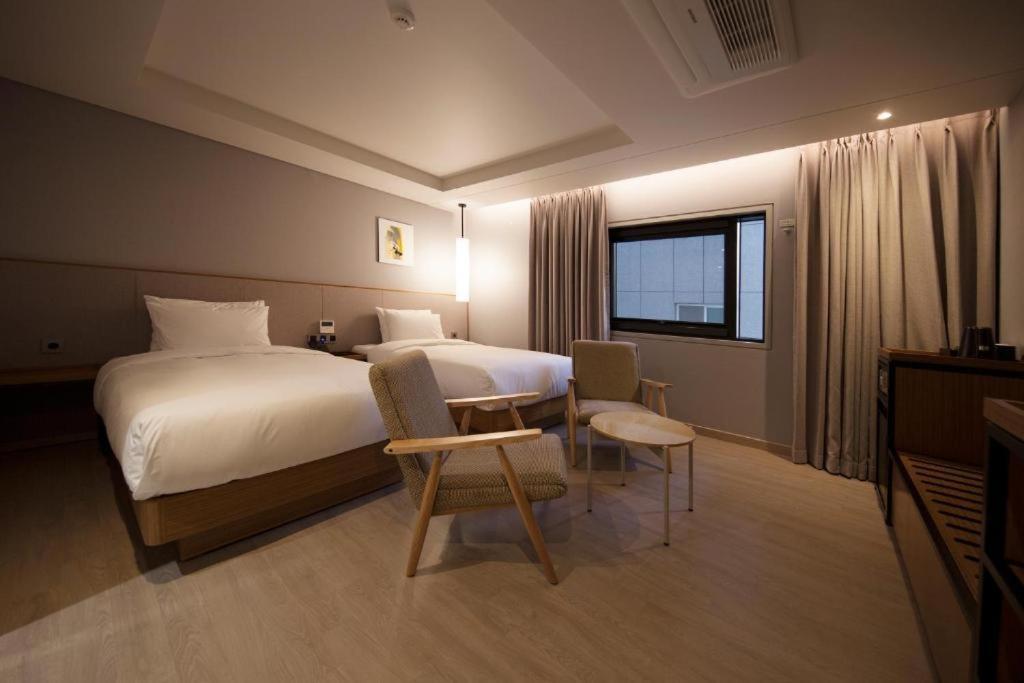 Hound Hotel Yeonsan Busan Buitenkant foto