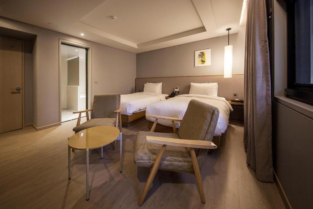 Hound Hotel Yeonsan Busan Buitenkant foto