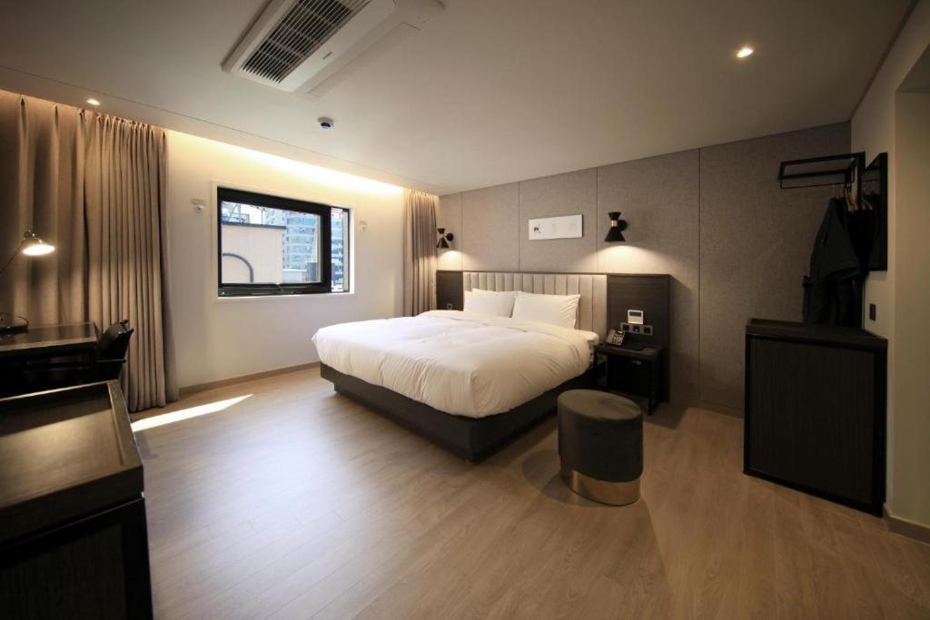 Hound Hotel Yeonsan Busan Buitenkant foto